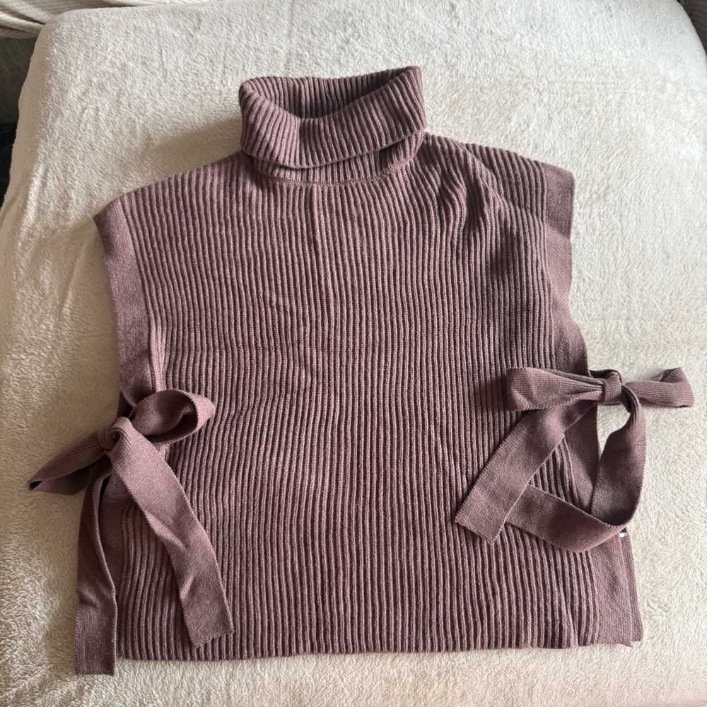 Women's Ribbed Turtleneck Sweater - Brown